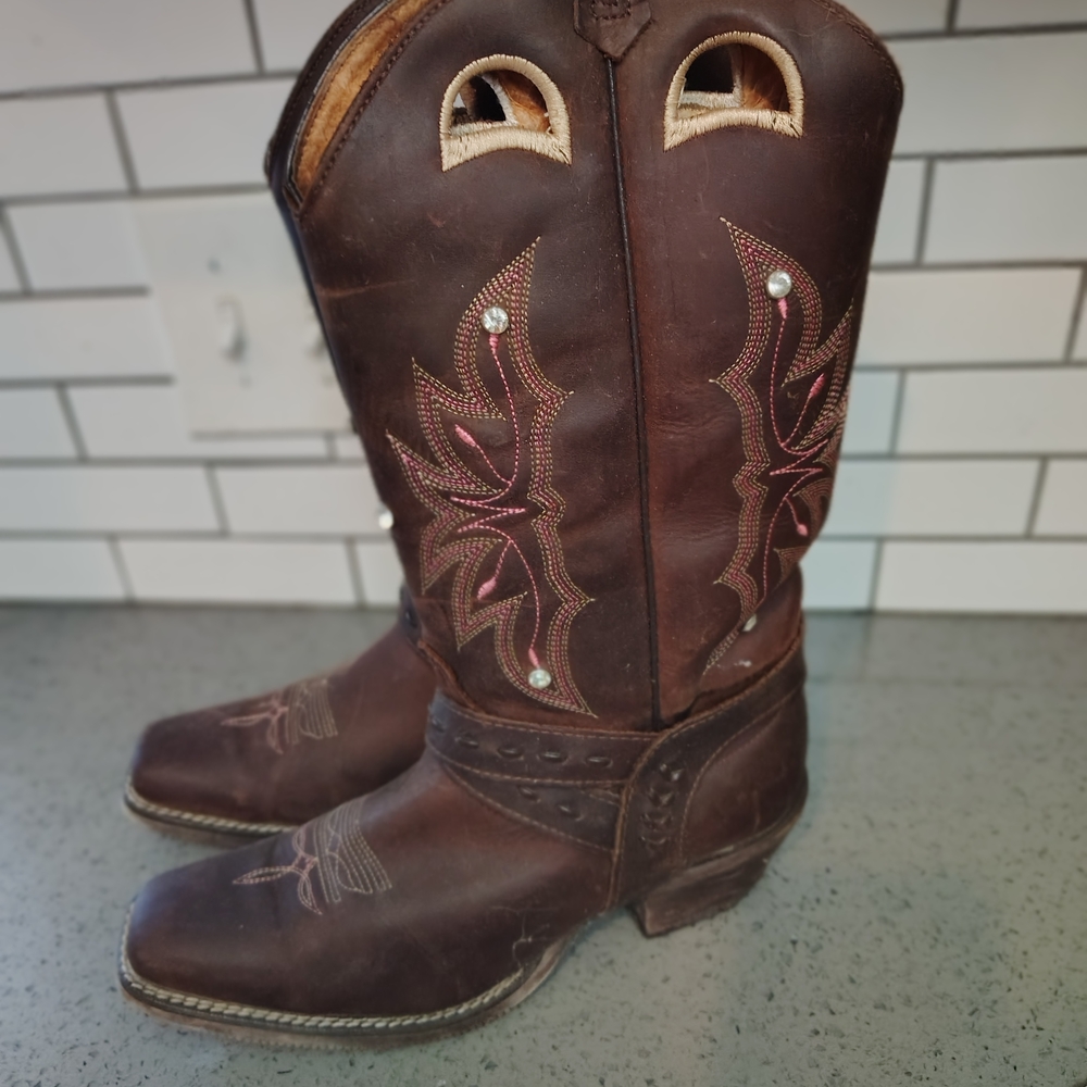 Brown Western Cowboy Boots with Pink Embroidery